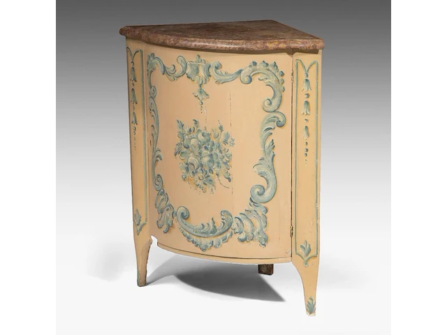 A hand-painted venetian rococo-style corner cabinet with marble top, 18thc 91 x 79 x 50 cm. (35.82 x 31.10 x 19.67 in.) - afbeelding 2 van  6