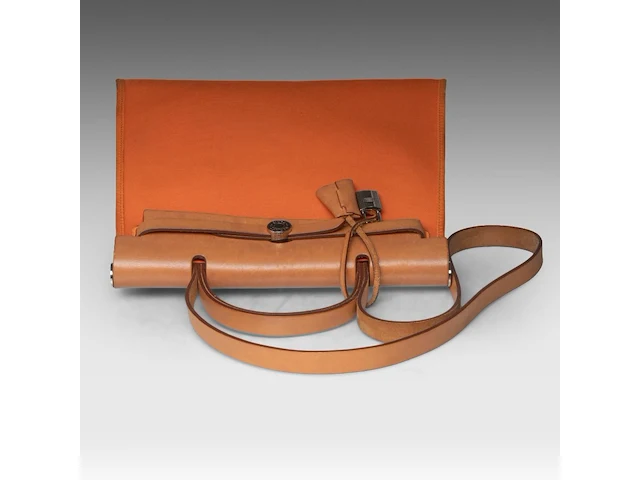 A hermès 'herbag' 31 in leather and orange toile, includes pouch, h 25 - w 31 - d 10 cm - afbeelding 3 van  18