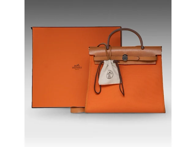 A hermès 'herbag' 31 in leather and orange toile, includes pouch, h 25 - w 31 - d 10 cm - afbeelding 15 van  18