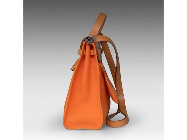 A hermès 'herbag' 31 in leather and orange toile, includes pouch, h 25 - w 31 - d 10 cm - afbeelding 16 van  18