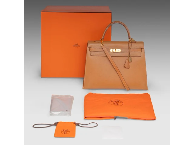 A hermès kelly 35 sellier veau epsom handbag with cc hardware 24.5 x 35 x 13 cm. (9.65 x 13.77 x 5.12 in.) - afbeelding 9 van  19
