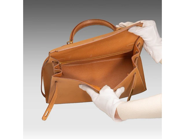 A hermès kelly 35 sellier veau epsom handbag with cc hardware 24.5 x 35 x 13 cm. (9.65 x 13.77 x 5.12 in.) - afbeelding 19 van  19