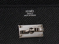 A hermès kelly wallet to go in black calfskin 11 x 20 cm. (4.33 x 7.87 in.) - afbeelding 6 van  9