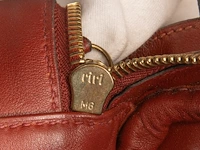 A hermès lindy 34 rouge hermès veau swift leather handbag with cc hardware 22 x 34 x 16 cm. (8.66 x 13.39 x 6.29 in.) - afbeelding 9 van  19