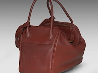 A hermès lindy 34 rouge hermès veau swift leather handbag with cc hardware 22 x 34 x 16 cm. (8.66 x 13.39 x 6.29 in.) - afbeelding 14 van  19