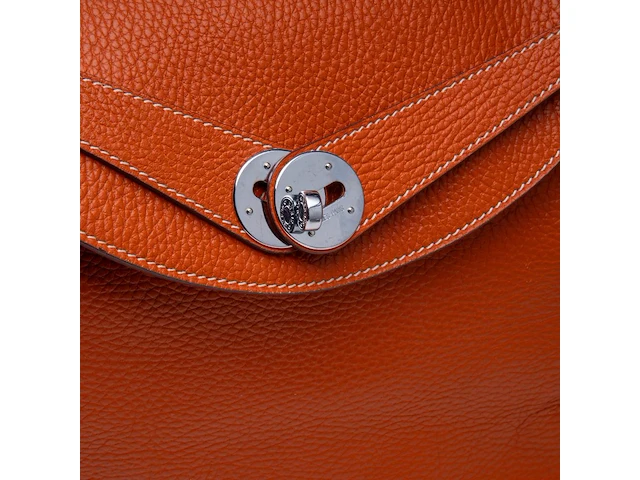 A hermès lindy handbag 24 x 35 x 17 cm. (9.44 x 13.77 x 6.69 in.) - afbeelding 10 van  11