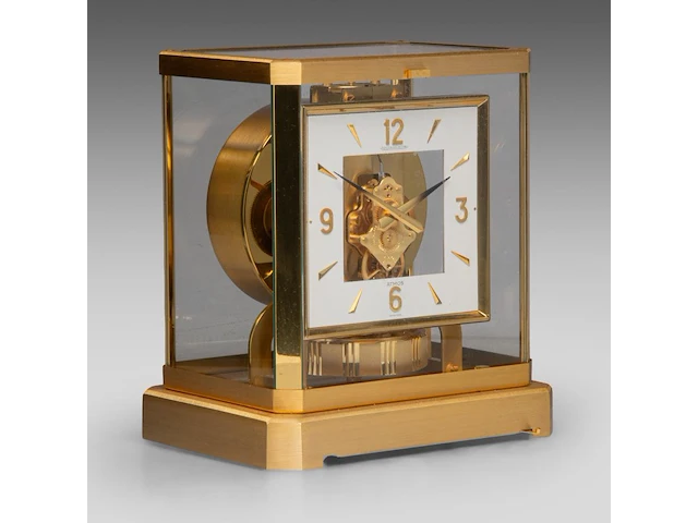 A jaeger-lecoultre 'atmos viii' clock, '70s the clock: 23 x 21 x 16.5 cm. (9.06 x 8.26 x 6 1/2 in.), the case: 26 x 24 x 19.5 cm. (10.24 x 9.44 x 7.67 in.) - afbeelding 2 van  9