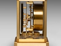 A jaeger-lecoultre 'atmos viii' clock, '70s the clock: 23 x 21 x 16.5 cm. (9.06 x 8.26 x 6 1/2 in.), the case: 26 x 24 x 19.5 cm. (10.24 x 9.44 x 7.67 in.) - afbeelding 3 van  9