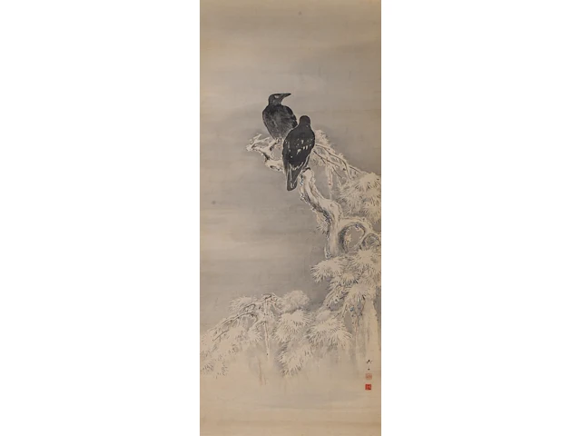 A japanese 'birds on a cliff' and a 'magpies in a lotus pond' painting, both framed 137,5 x 65,5 cm - afbeelding 5 van  12
