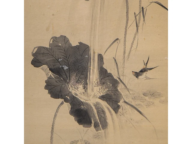 A japanese 'birds on a cliff' and a 'magpies in a lotus pond' painting, both framed 137,5 x 65,5 cm - afbeelding 12 van  12