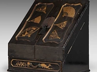 A japanese black and gold lacquer letter holder, decorated with fans and bonsai, meiji period (1868-1912), h 33 cm - w 31,5 cm - d 21 cm