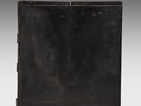 A japanese black and gold lacquer letter holder, decorated with fans and bonsai, meiji period (1868-1912), h 33 cm - w 31,5 cm - d 21 cm - afbeelding 4 van  7