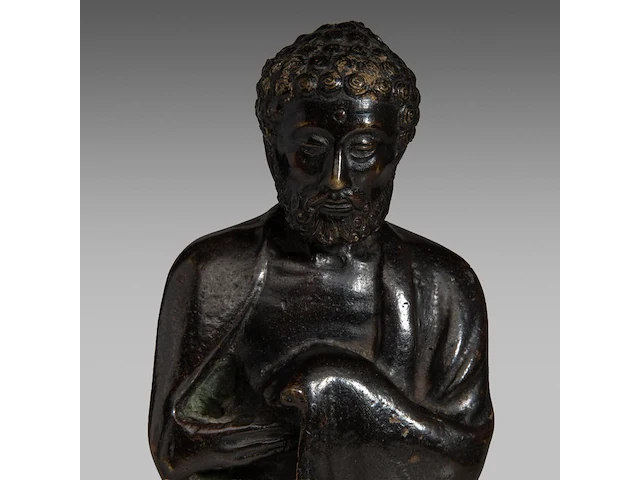 A japanese bronze figure of a rakan (arhat), meiji period, h 26 cm - afbeelding 7 van  7
