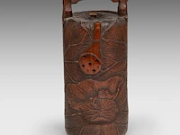 A japanese carved bamboo 'frogs in a lotus pond' pitcher, 20thc, h 28,5 cm