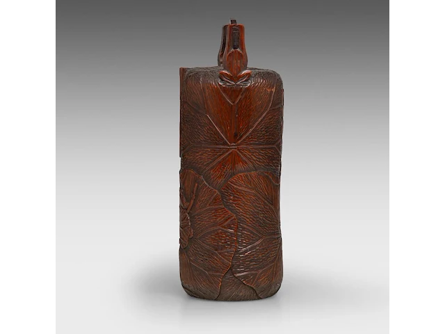 A japanese carved bamboo 'frogs in a lotus pond' pitcher, 20thc, h 28,5 cm - afbeelding 3 van  8