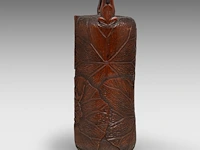 A japanese carved bamboo 'frogs in a lotus pond' pitcher, 20thc, h 28,5 cm - afbeelding 3 van  8