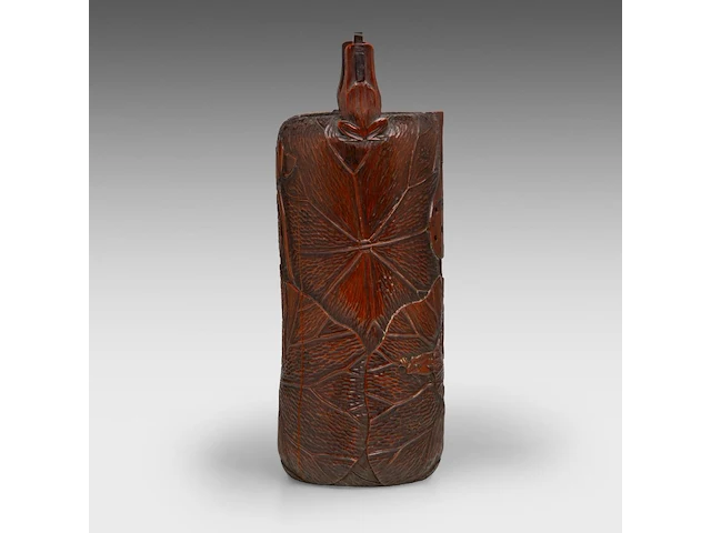 A japanese carved bamboo 'frogs in a lotus pond' pitcher, 20thc, h 28,5 cm - afbeelding 5 van  8