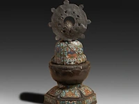 A japanese champlevé enameled bronze buddha, signed, 19th/20thc, h 56,5 cm - afbeelding 3 van  5