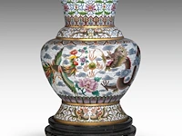 A japanese cloisonné enamelled 'phoenix and dragon' bronze large vase, meiji period, h 52 cm - afbeelding 2 van  7
