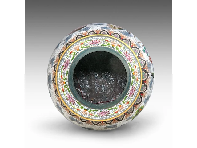 A japanese cloisonné enamelled 'phoenix and dragon' bronze large vase, meiji period, h 52 cm - afbeelding 6 van  7