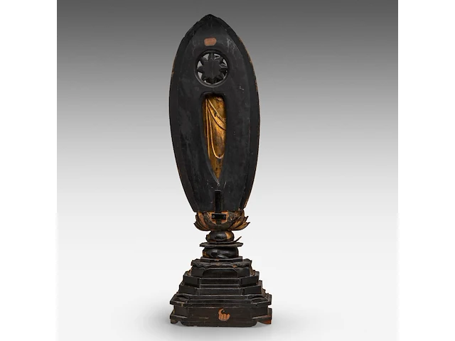 A japanese gilt lacquered figure of amida nyorai (amitabha), standing on a lotus base, meiji period, total h 78,5 cm - afbeelding 5 van  8