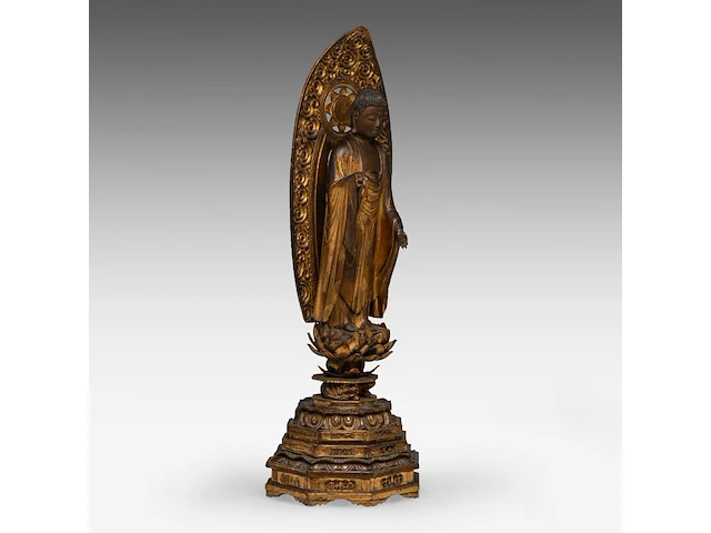 A japanese gilt lacquered figure of amida nyorai (amitabha), standing on a lotus base, meiji period, total h 78,5 cm - afbeelding 7 van  8