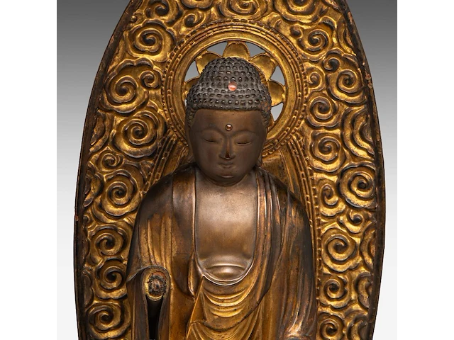A japanese gilt lacquered figure of amida nyorai (amitabha), standing on a lotus base, meiji period, total h 78,5 cm - afbeelding 8 van  8