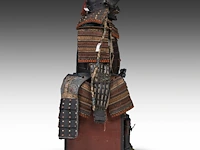 A japanese gusoku or samurai armour, 20thc, total h 130 cm - afbeelding 3 van  7