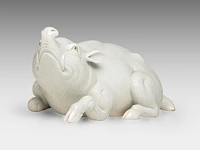 A japanese hirado white-glazed porcelain okimono of a boar, meiji period (1868-1912), l 24 cm - afbeelding 7 van  8