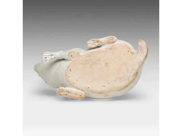 A japanese hirado white-glazed porcelain okimono of a boar, meiji period (1868-1912), l 24 cm - afbeelding 8 van  8