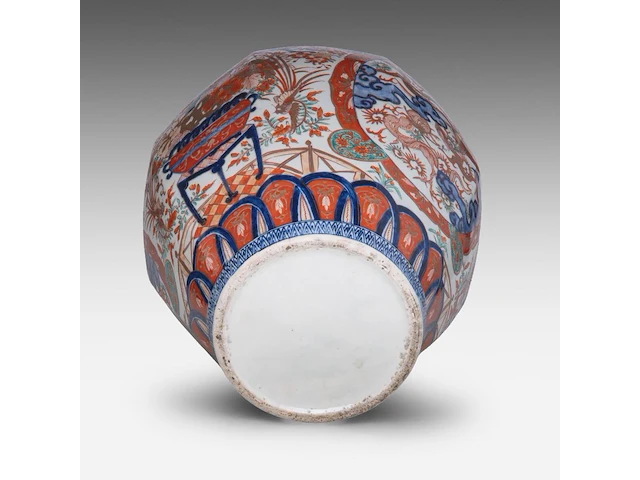 A japanese imari 'dragon and phoenix' vase, late meiji, h 39,5 cm - afbeelding 7 van  7
