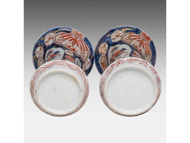 A japanese imari four-piece garniture set, late edo, h 25,5 - 42,5 cm - afbeelding 9 van  10