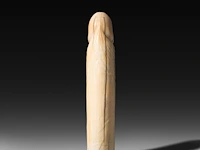 A japanese ivory dildo, 19thc, h 22,5 cm - ø 4,5 cm - 416g (+) - afbeelding 3 van  5