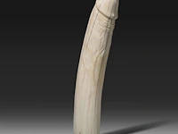 A japanese ivory dildo, 19thc, h 28,5 cm - ø 5 cm - 654g (+)