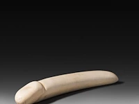 A japanese ivory dildo, signed, 19thc, h 27,5 cm - ø 4 cm - 450g (+)