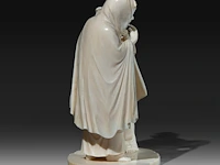 A japanese ivory okimono of a lady cleaning a rakan's ear, signed, meiji period (1868-1912), h 12,5 cm (+) - afbeelding 5 van  8