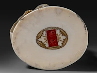 A japanese ivory okimono of the rakan handaka sonja with dragon, signed, meiji period (1868-1912), h 19 cm - 369g (+) - afbeelding 8 van  9