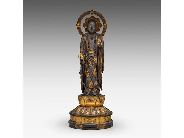 A japanese lacquered figure of jizo, bodhisattva of the earth store (ksitigarbha), late edo, total h 48,5 cm - afbeelding 1 van  8