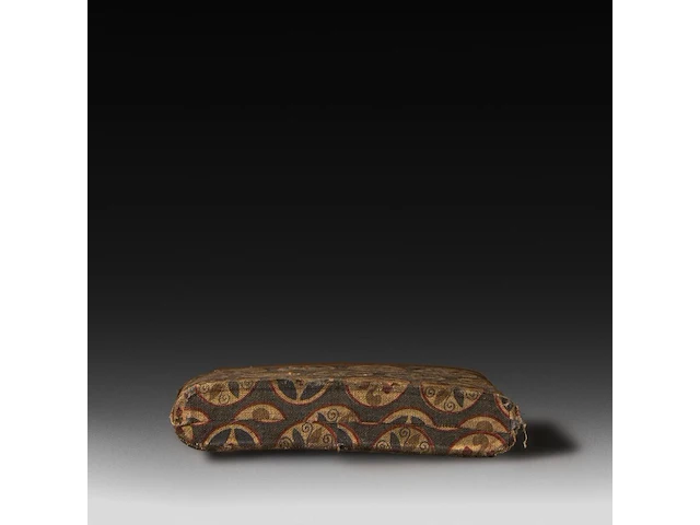 A japanese meiji hand warmer, with a phallic decoration on top, ca. 1900 11.5 x 7 cm. (4.53 x 2.75 in.) - afbeelding 4 van  6