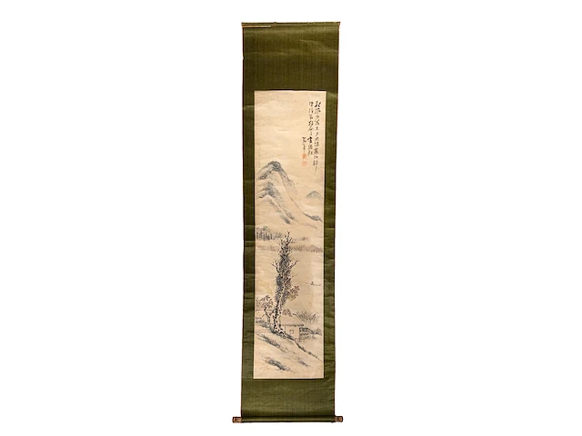 A japanese painting, 'mountainous landscape', with an illegible signature, edo period, 33,8 x 137 cm - afbeelding 2 van  5