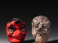 A japanese polychrome decorated terracotta tengu mask, signed to the back, early 20thc, h 24 cm