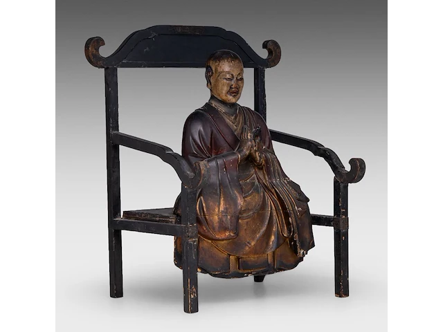 A japanese polychrome lacquered buddhist monk on the monastic chair (kyokuroku), meiji period, total h 48 - l 42 cm - afbeelding 6 van  6