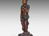 A japanese polychrome lacquered standing figure of sho kannon bosatsu, late meiji, total h 53 cm - fitted in a zushi portable shrine, h 57,5 - 22 x 21 cm - afbeelding 7 van  13