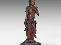 A japanese polychrome lacquered standing figure of sho kannon bosatsu, late meiji, total h 53 cm - fitted in a zushi portable shrine, h 57,5 - 22 x 21 cm - afbeelding 11 van  13