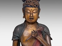 A japanese polychrome lacquered standing figure of sho kannon bosatsu, late meiji, total h 53 cm - fitted in a zushi portable shrine, h 57,5 - 22 x 21 cm - afbeelding 12 van  13