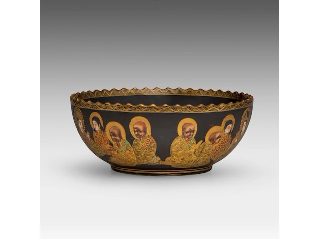A japanese satsuma ware 'rakan / 500 arhats' bowl, late meiji, h 7,5 - ø 18 cm - afbeelding 3 van  6