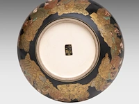 A japanese satsuma ware 'rakan / 500 arhats' bowl, late meiji, h 7,5 - ø 18 cm - afbeelding 6 van  6