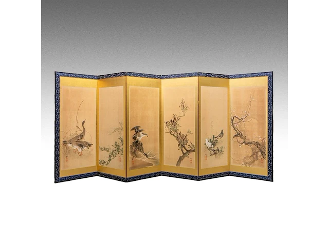 A japanese six-panel byobu folding screen with six individual 'bird and flower' paintings on a gold-leaf ground, artist's seals, late meiji period (20thc), 174 x 380 cm - afbeelding 1 van  8