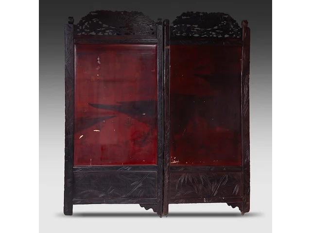A japanese two-panel lacquered screen with shibayama inlay of bone and mother-of-pearl, depicting birds among branches, meiji period (1868-1912), h 183 cm - w 85 cm (closed) - afbeelding 2 van  6