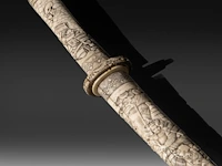 A japanese wakizashi in a bone saya, elaborately sculpted with a battle of samurai, meiji period (1868-1912), total l 78 cm - sword l from habaki - 56 cm - afbeelding 9 van  9